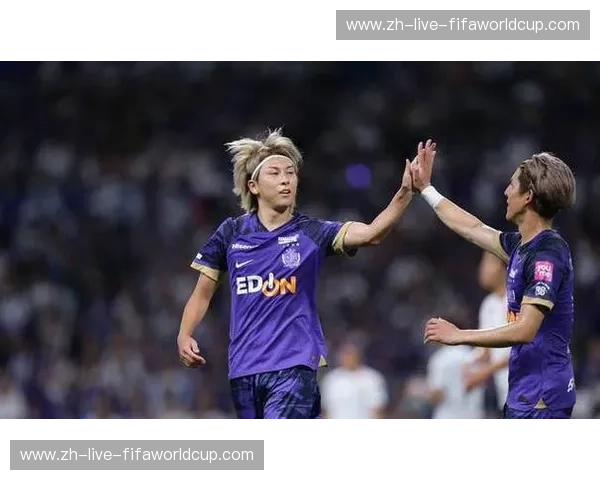 历史的回响与绿茵的较量：广岛三箭与河床竞技的足球传奇